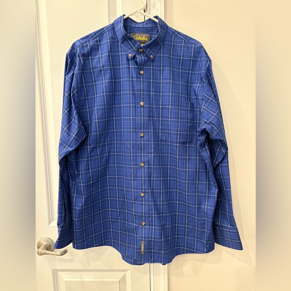 Cabela's Blue Plaid Casual Button Down Shirt, size Large